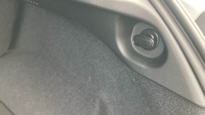 Nissan Juke 1.0 DiG-T N-Connecta 5dr Petrol Hatchback